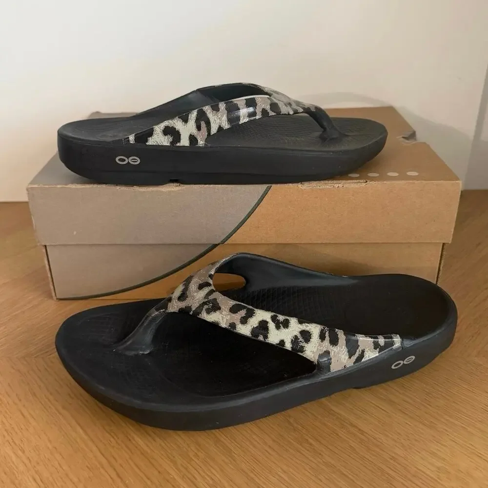 OOFOS OOlala Limited Women Recovery Thong Sandals- SZ 10